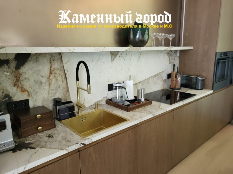 Столешница с фартуком из искусственного камня