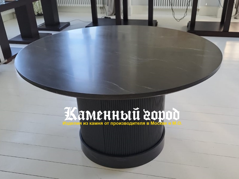 Стол из искусственного камня 