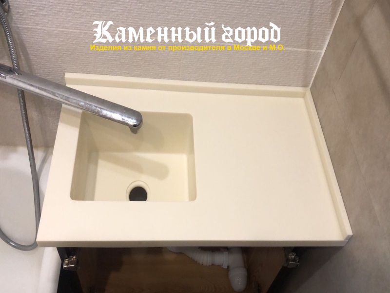 Мойка в ванной из искусственного камня 