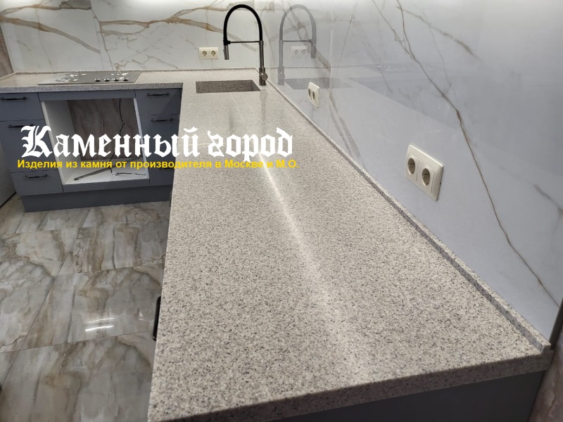 Угловая столешница из искусственного камня 